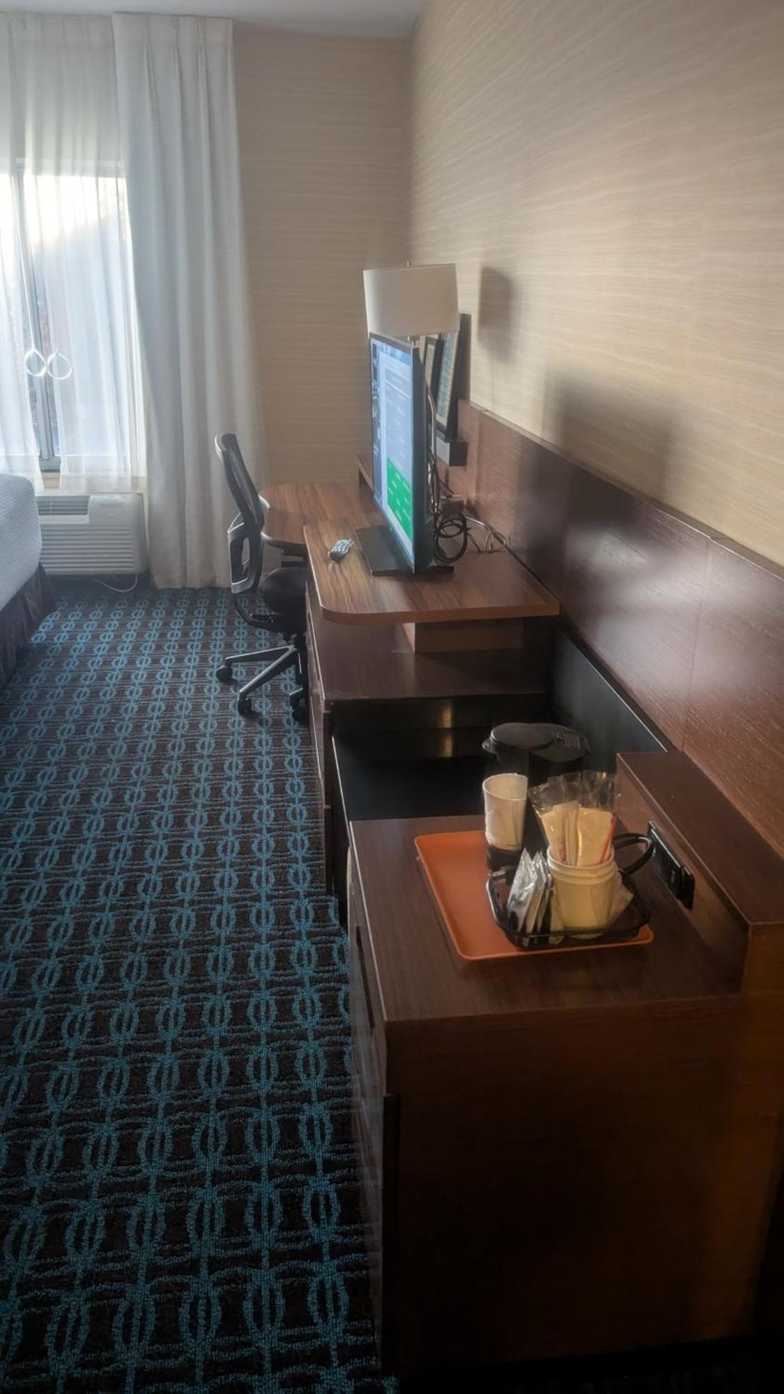 Hotel Fairfield & By Marriott Detroit 3*