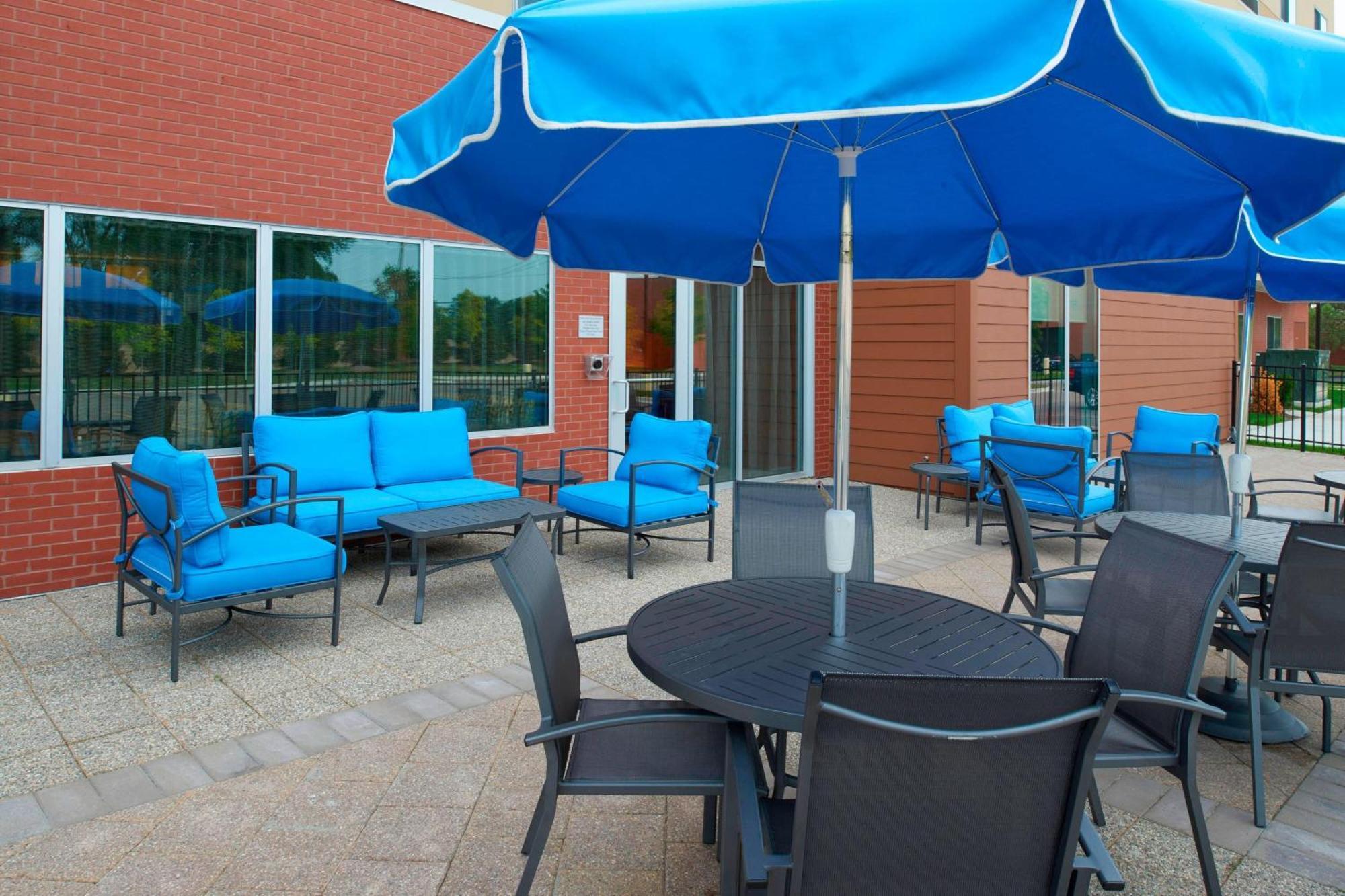 Fairfield & By Marriott Detroit Hotel Troy